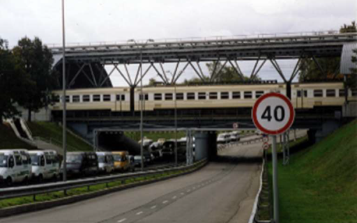 Железнодорожный мост в аэропорту Домодедово
